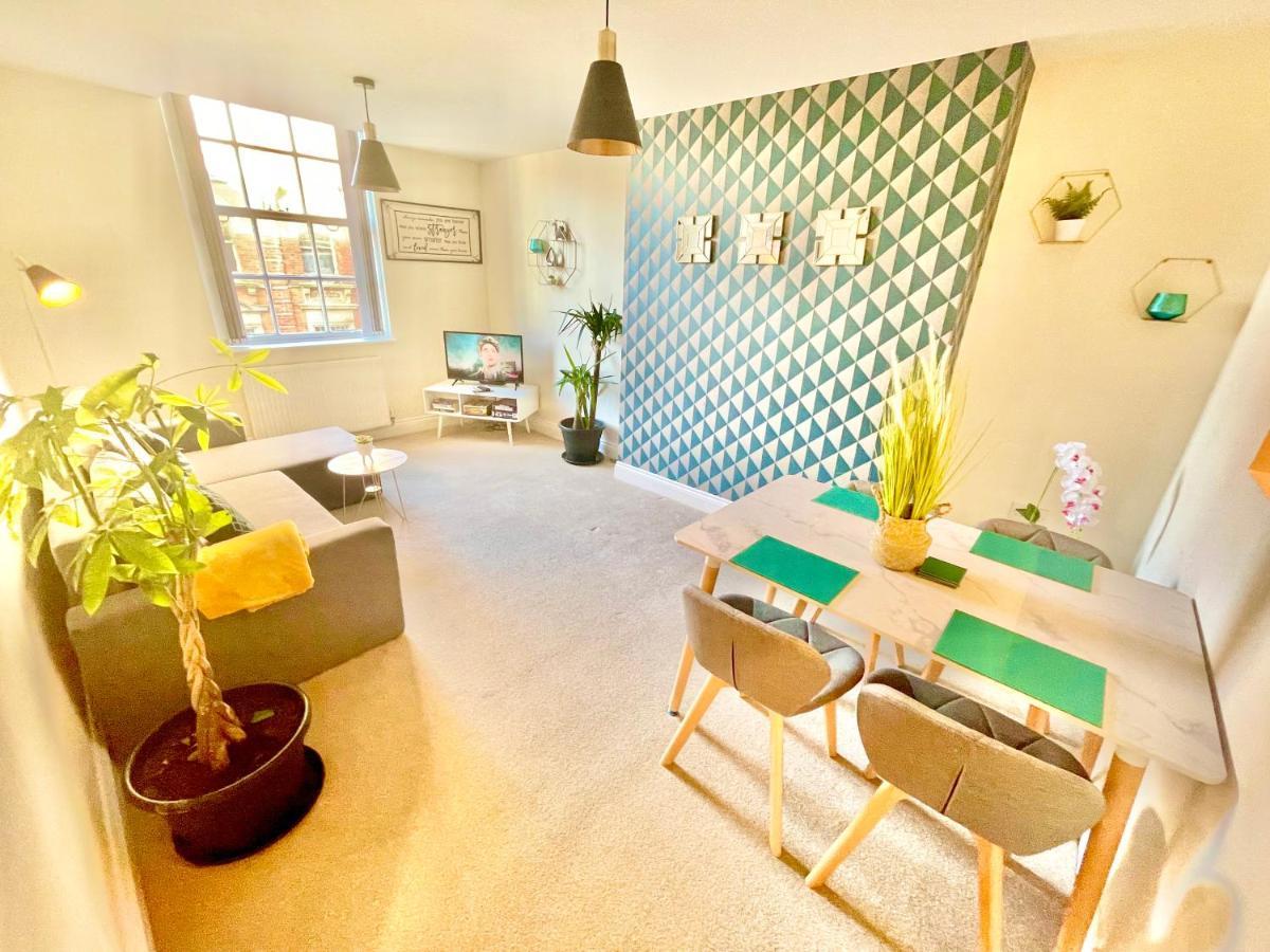 A Stylish Retreat - Super King Bed - Heart Of Town Centre - 5 Mins Stroll To Beach Bournemouth Exterior foto