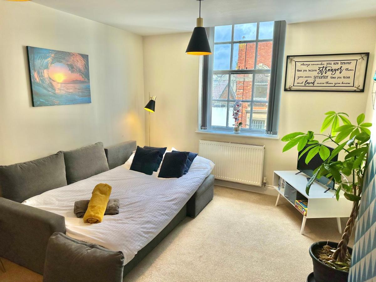 A Stylish Retreat - Super King Bed - Heart Of Town Centre - 5 Mins Stroll To Beach Bournemouth Exterior foto