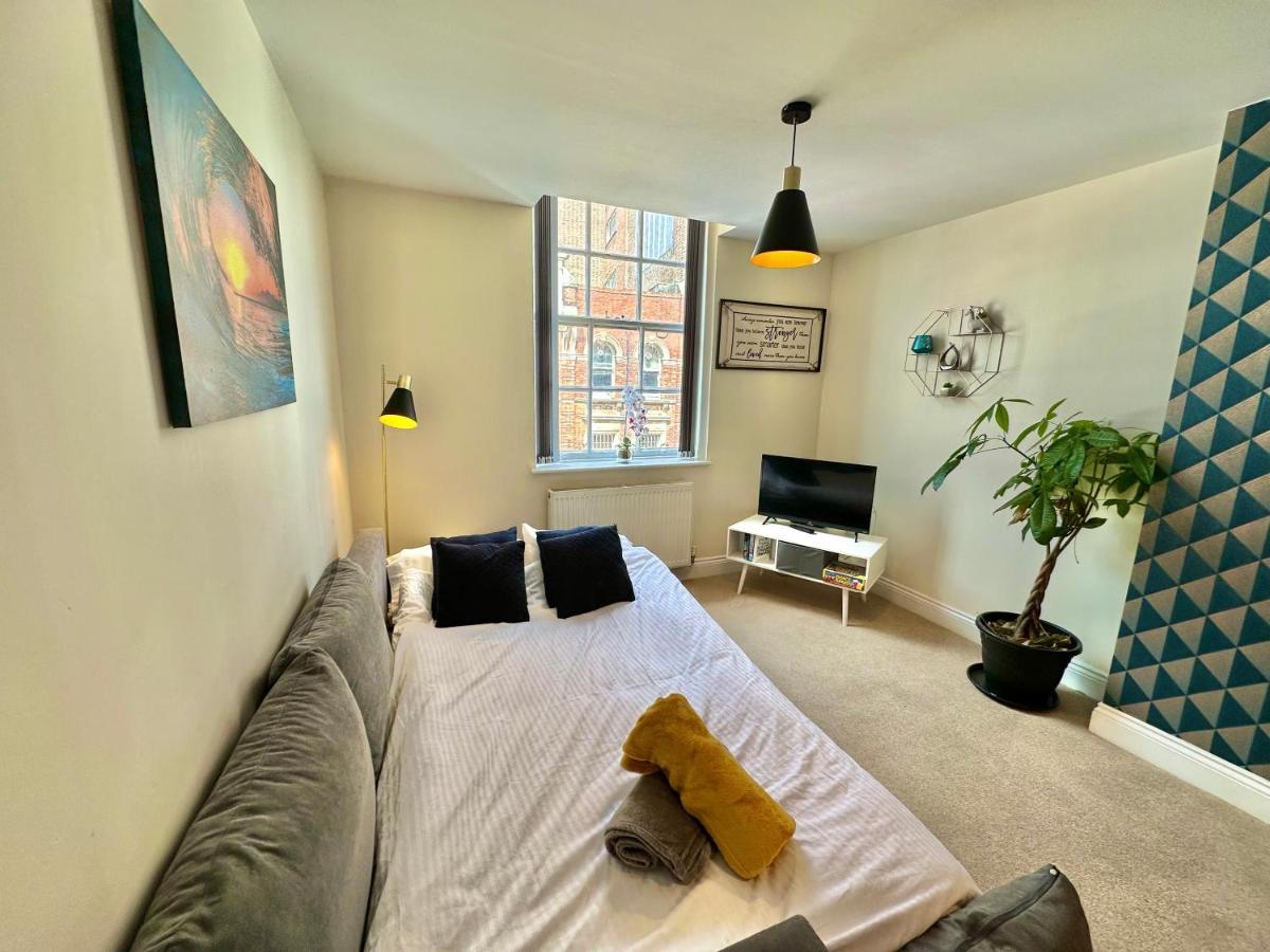 A Stylish Retreat - Super King Bed - Heart Of Town Centre - 5 Mins Stroll To Beach Bournemouth Exterior foto